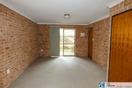 Well Appointed Ground Floor Two Bedroom Unit - Photo 2