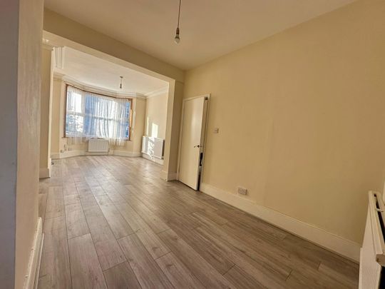 3 Bed Terraced House, Davidson Road, CR0 - Photo 1