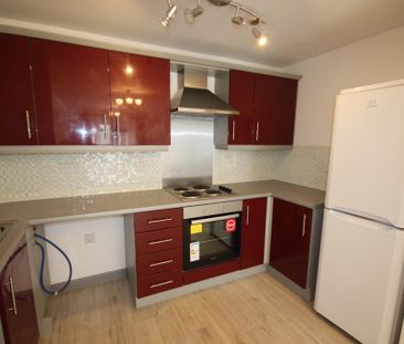 2 bedroom flat to rent - Photo 2