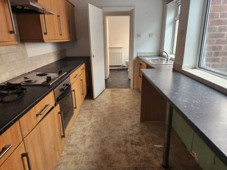 3 bedroom terraced house to rent - Photo 4