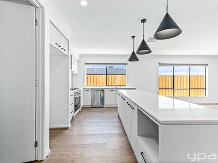 89 Bluebottle Pde, Rockbank - Photo 2