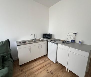 Location Appartement 1 pièce 16m² - Photo 1