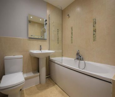 3 Bedroom Terraced To Let - Photo 6