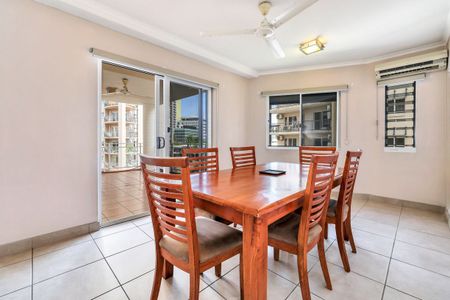 INNER CITY FURNISHED APARTMENT - Photo 4