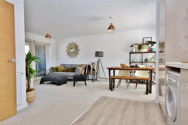 2 bedroom apartment to rent - Photo 1