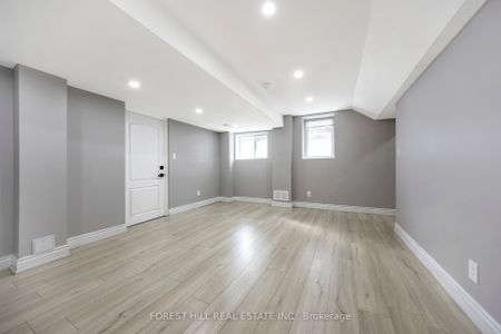 For Lease - 928 DICE Way, Milton, Ontario - Photo 5