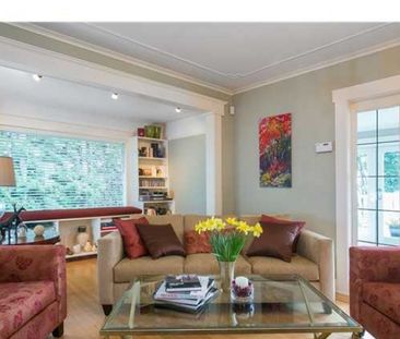 House in West Vancouver, BC - Photo 1