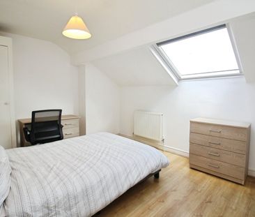 4 bedroom terraced house to rent - Photo 5
