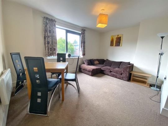 1 bedroom Flat To Let - Photo 1