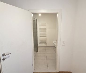 Im 5. Liftstock mit Balkon: Moderne und helle 2 Zimmer Wohnung / Ab... - Foto 1