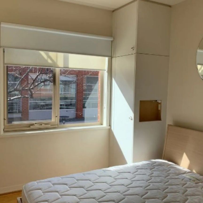 Fully furnished 2 Bedrooms with a Secure Car Park in the Heart of Adelaide City! - Photo 1