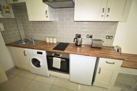 1 bedroom flat to rent - Photo 2