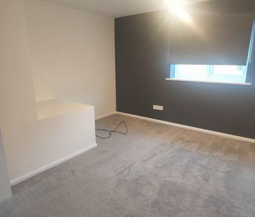 Brackenwood Crescent - Photo 4