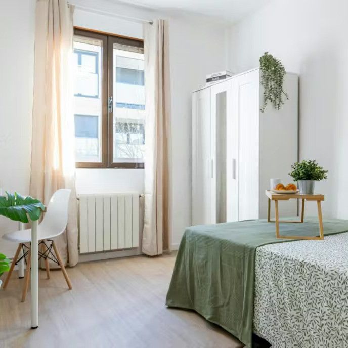 Calle Jacinto Benavente, Getafe, Community of Madrid 28902 - Photo 1