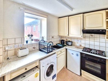 2 bed apartment to rent in NE2 - Photo 4