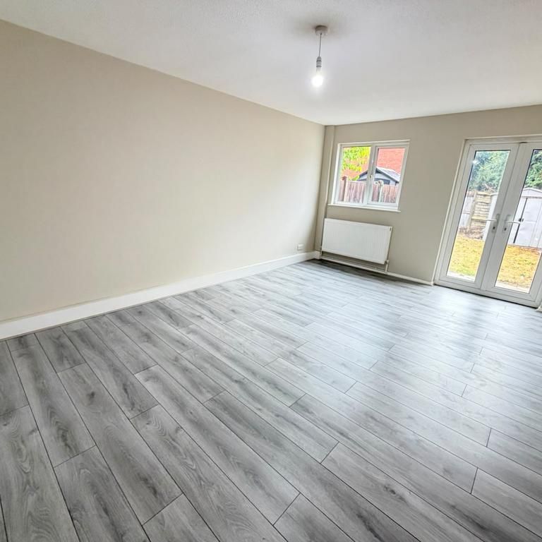 2 bedroom terraced house to rent - Photo 1