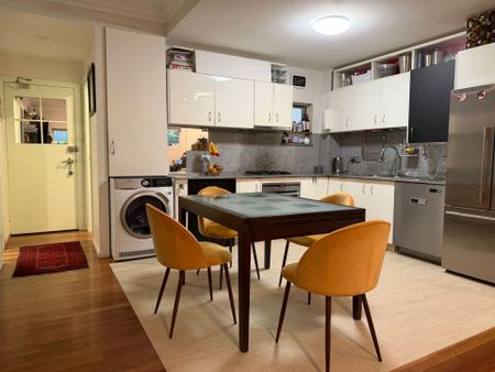 Fabulous Fully Furnished Garden Apartment In Ideal Location - Photo 4