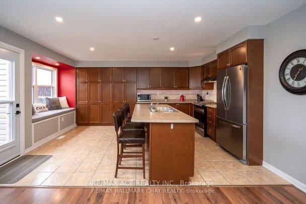 Detached Home For Lease | N9257461 - Photo 1