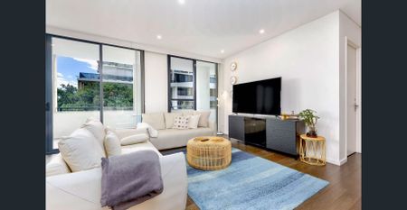 Fully furnished Three to four bedroom luxury apartment - Photo 2