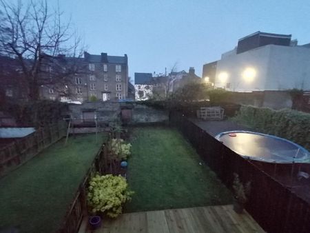 4 bedroom townhouse to rent - Photo 2