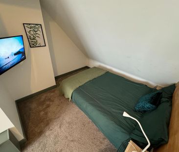 1 bedroom in a house share to rent - Photo 6