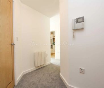 2 Bedroom Apartment - Purpose Built - Photo 1