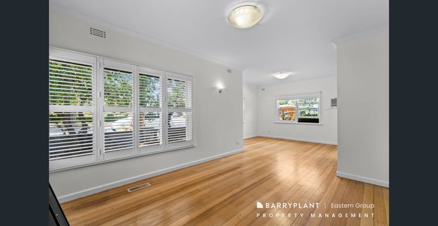 Spacious & Light-Filled Family Home with self-contained Studio - Photo 1