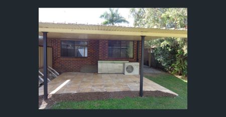 THREE BEDROOM AIR CONDITIONED DUPLEX - Photo 3