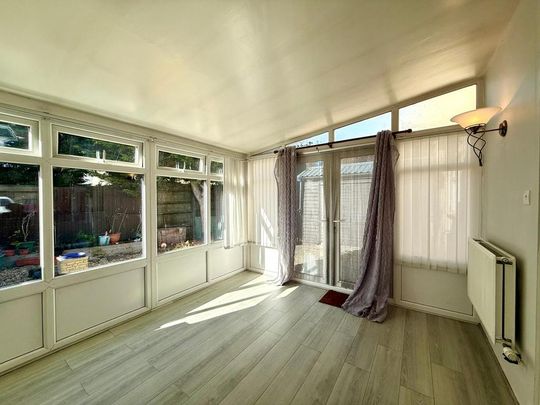 4 bedroom semi-detached house to rent - Photo 1