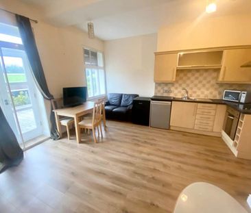 Burley Wood Court, Burley, Leeds - Photo 2