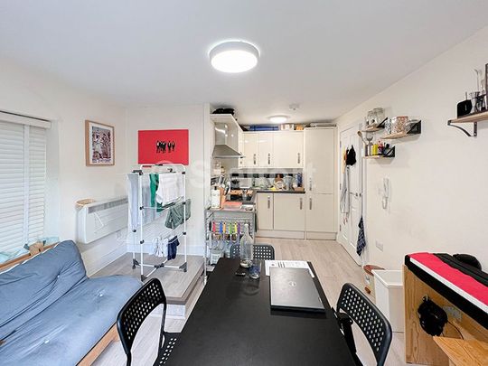 Holloway Road, N19, London - Photo 1