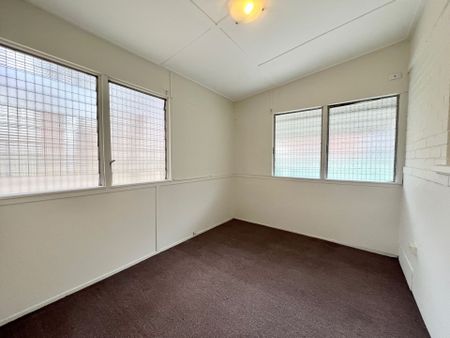 2-3 bedroom Brick Home - GREAT LOCATION - Photo 4