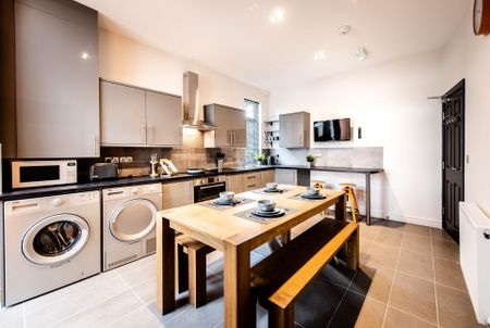 ✅ Luxury 5-Star Houseshare | All-Inclusive Room 2 - Executive Double - Photo 5