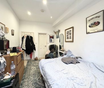 3 Bedroom Apartment, Stanstead Road, London - Photo 6