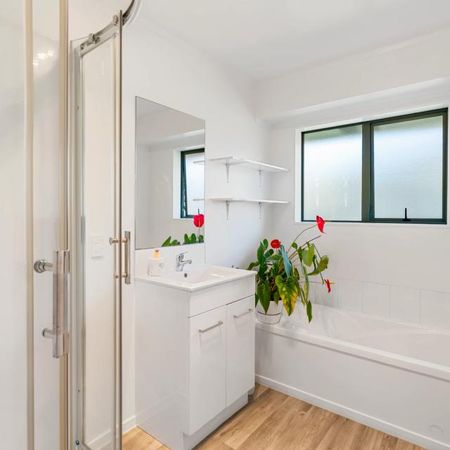 Three bedroom home in Papakura! - Photo 5