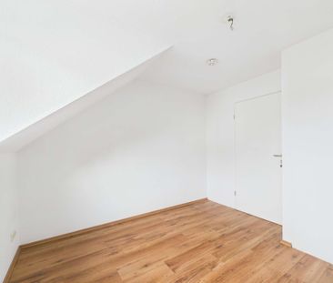Helle 2-Raum Dachgeschosswohnung mit Balkon in Rodewisch, Steinberg... - Photo 3