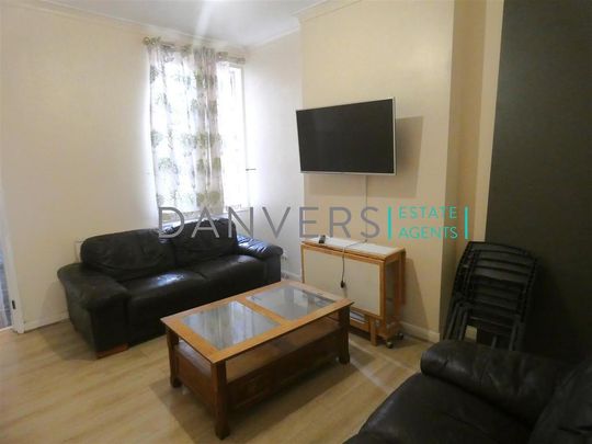 4 bedroom terraced house to rent - Photo 1