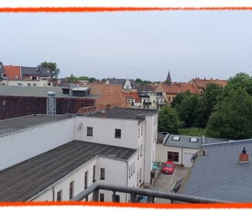 Schöne 2-Zimmer-Wohnung mit Balkon sowie EINBAUKÜCHE und Personenau... - Photo 6