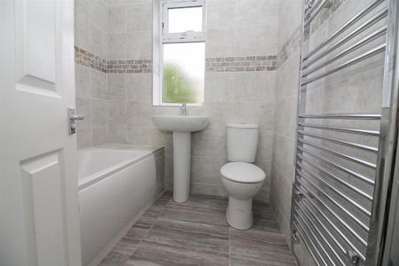 2 bedroom semi-detached house to rent - Photo 2