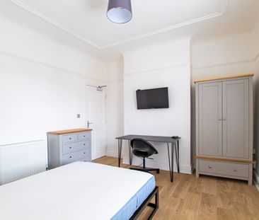 4 Bed Semi-Detached House, Nithsdale Road, L15 - Photo 3