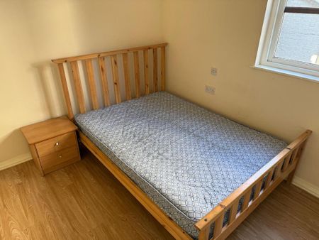 2 bedroom flat to rent - Photo 5