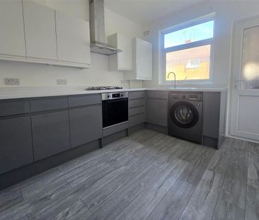 2 bedroom maisonette to rent - Photo 3