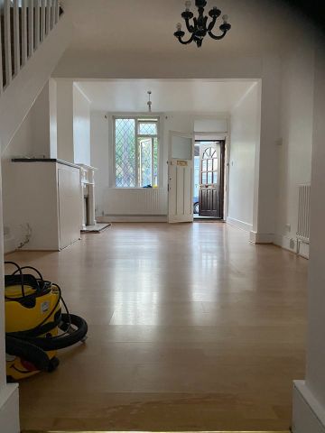 2 Bed End Terrace, Elmers Road, SE25 - Photo 3