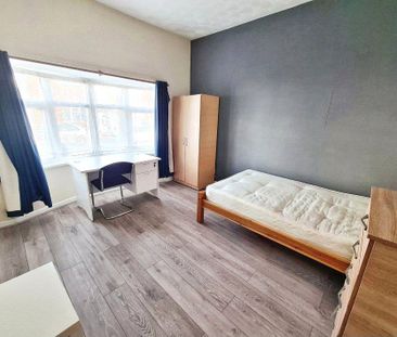 6 bedroom house to rent - Photo 2