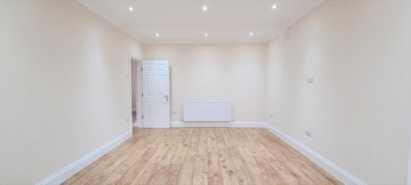 4 bedroom semi-detached house to rent - Photo 3