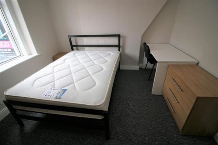 2 bedroom private hall to rent - Photo 3