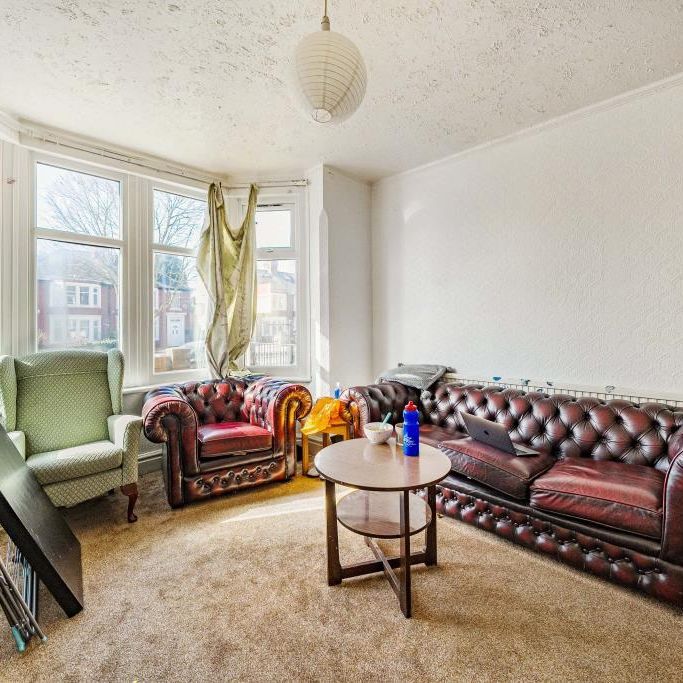 6 bedroom terraced house to rent - Photo 1