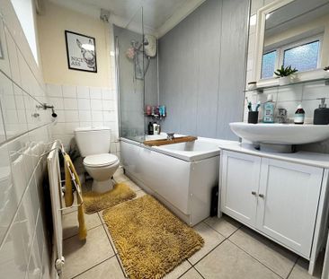 2 bedroom terraced house to rent - Photo 4