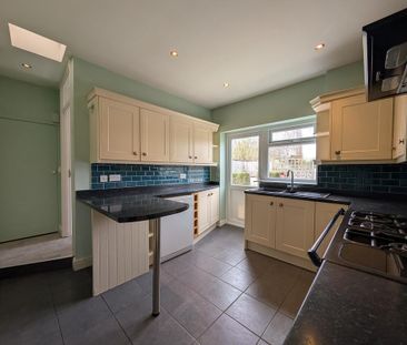 3 bedroom terraced house to rent - Photo 5
