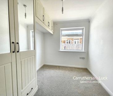 3 bedroom detached bungalow to rent - Photo 3